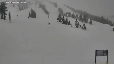 Avalanche leaves 2 ski patrollers injured at Mammoth Mountain