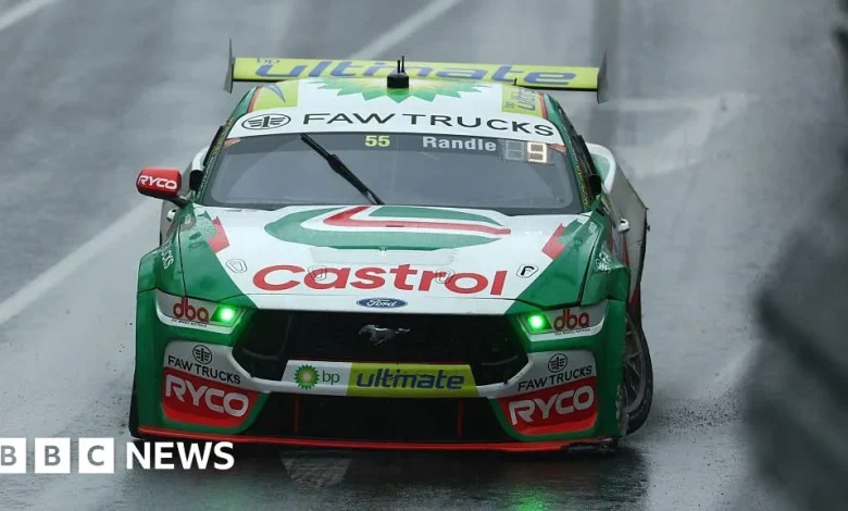 BP sells stake in motor oil arm Castrol in $6bn deal