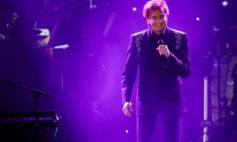 Barry Manilow reveals he has lung cancer