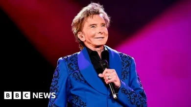 Barry Manilow to undergo surgery for 'cancerous spot' on lung