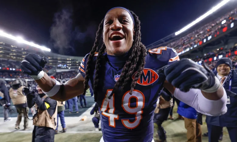 Bears win NFC North for first time since 2018, secure home playoff game as Packers lose 41-24 to Ravens