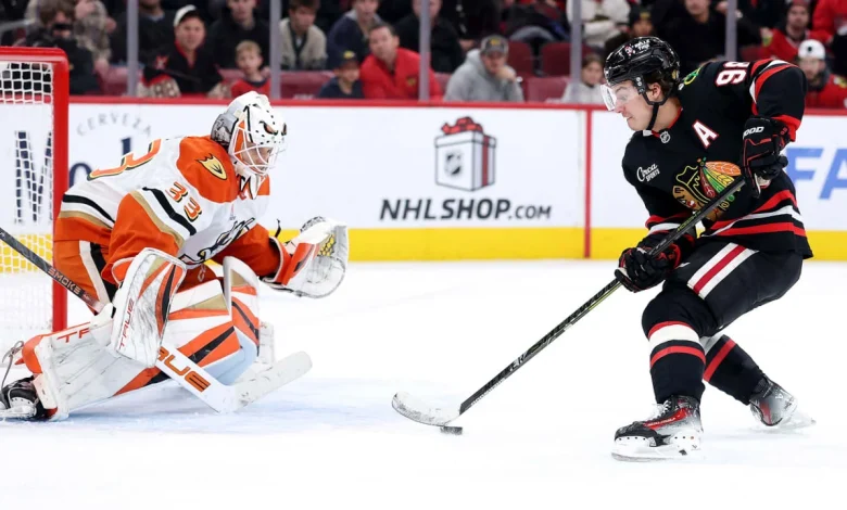 Bedard scores twice in 3rd, Blackhawks rally from down 3 to defeat Ducks