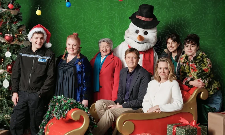 Beyond Paradise Christmas Special cast tease a festive surprise for Humphrey and Martha fans and "a very Christmassy story that warms the cockles"