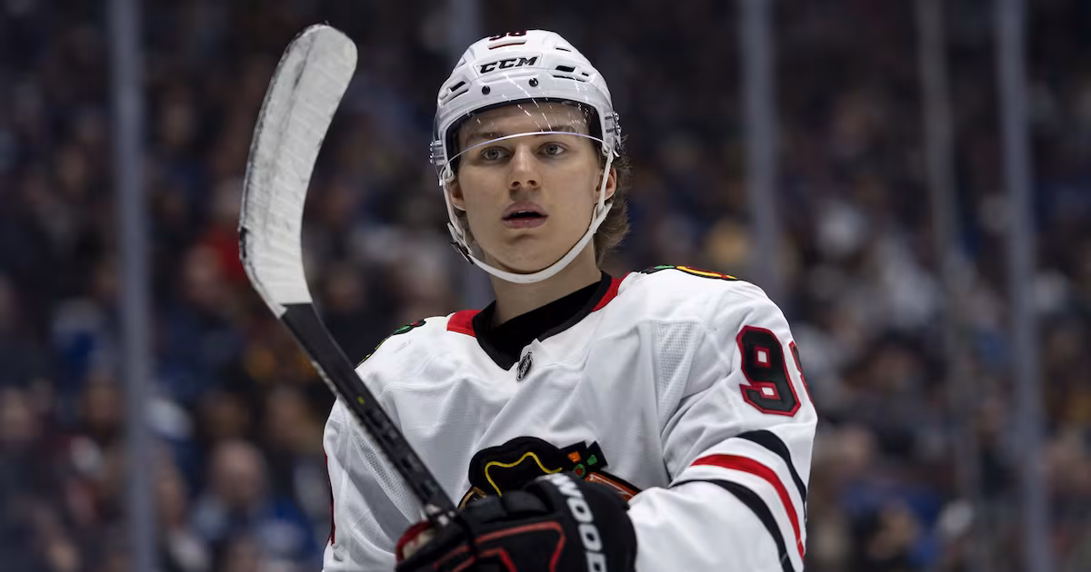 Blackhawks’ Bedard sustains apparent injury in dying seconds of loss to Blues