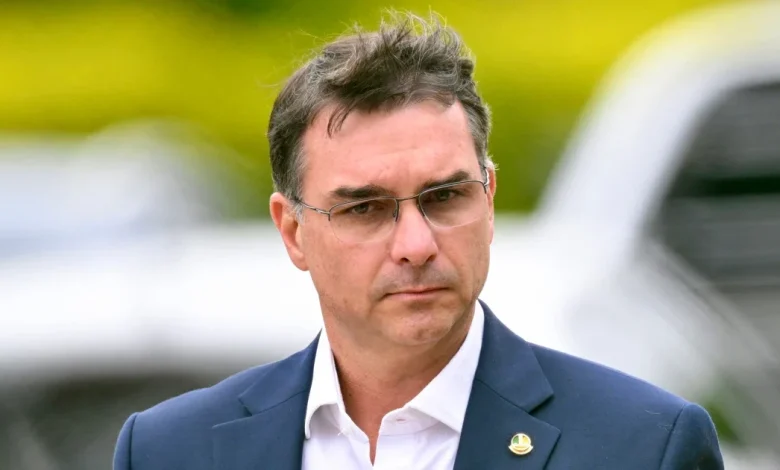 Bolsonaro's eldest son says he'll run for Brazil presidency in 2026