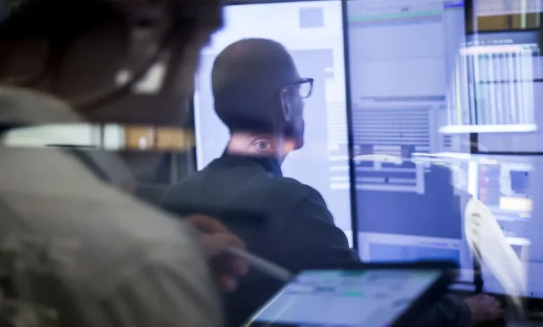 Bond Traders Defy Fed and Spark Heated Debate on Wall Street