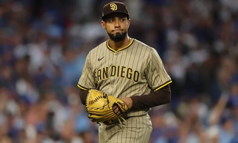 Braves add reliever Robert Suarez to bullpen as setup man, backup closer