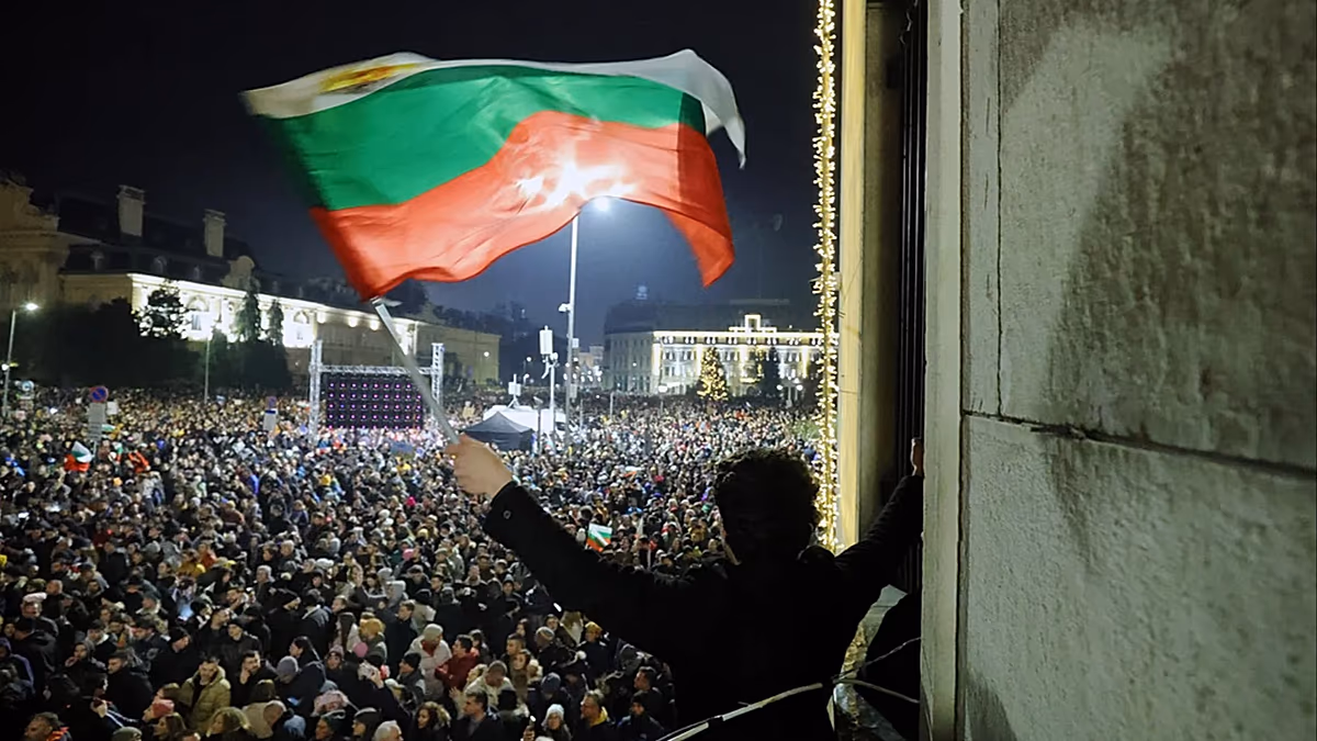 Breaking news. Bulgarian government resigns after mass anti-corruption protests
