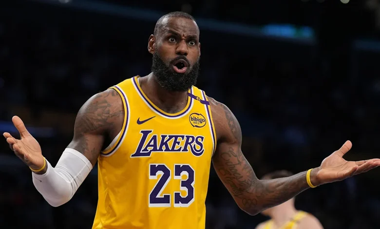 Brian Windhorst stokes the Lakers’ growing fears about LeBron James
