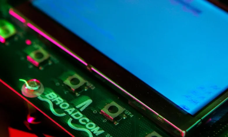 Broadcom delivers top- and bottom-line beat in Q4 as custom chip boom gains momentum