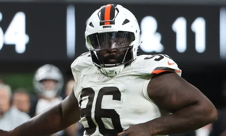 Browns 6.5-Sack Veteran Carted Off Against 49ers