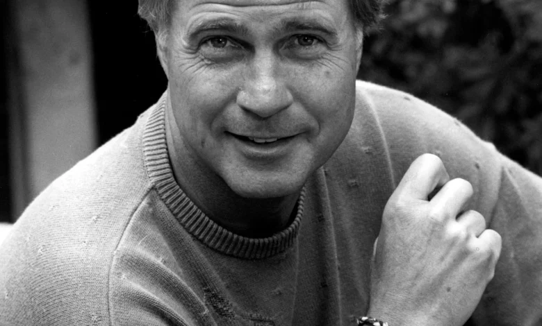 'Buck Rogers' star Gil Gerard dies at 82