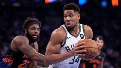 Bucks star Giannis Antetokounmpo leaves game vs Pistons with calf injury