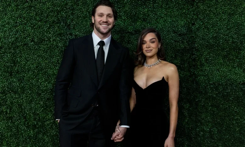 Buffalo Bills QB Josh Allen and wife Hailee Steinfeld are expecting