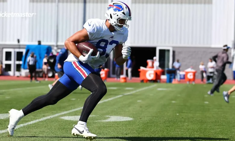 Buffalo Bills sign TE Keleki Latu to active roster, WR Mecole Hardman Jr. released
