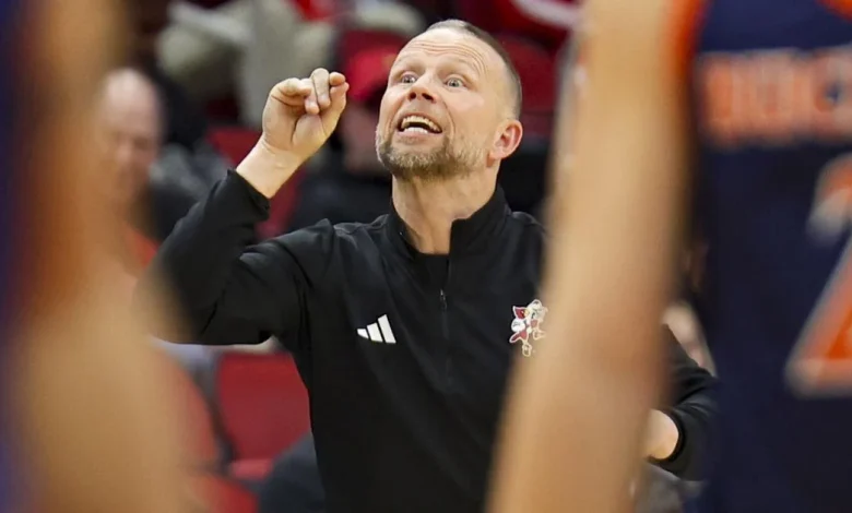 CRAWFORD | Calipari cracks Cards again as Arkansas topples No. 6 Louisville | U of L Sports