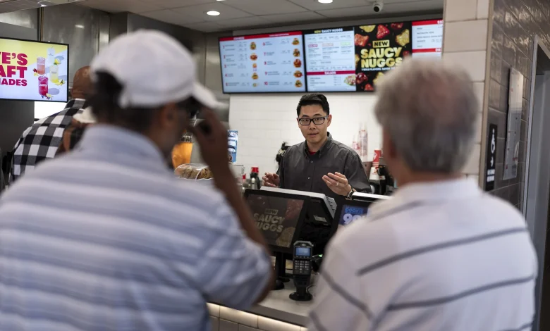 California's minimum wage is increasing in 2026. Here's how much- CalMatters