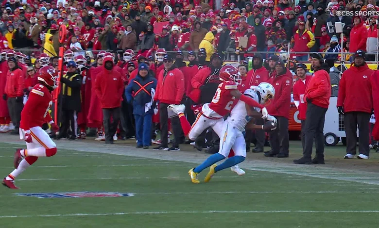 Can't-Miss Play: Herbert's 37-yard dime lands perfectly inside Harris' piggy bank