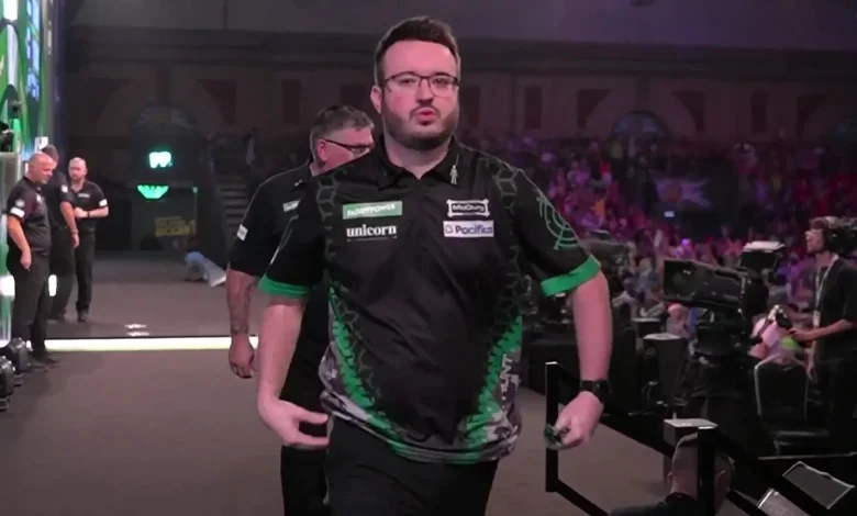 'Can't keep getting away with it' - Fans fume as Gary Anderson's opponent lands 'disgraceful' World Darts checkout twice