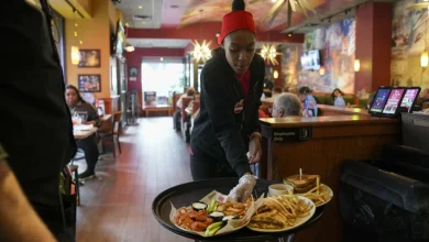 Chain restaurants are everywhere. How do they stay alive? : NPR