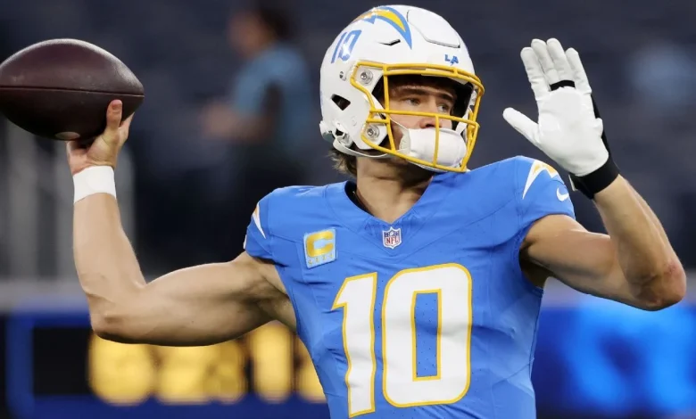 Chargers' Justin Herbert active vs. Eagles after hand surgery