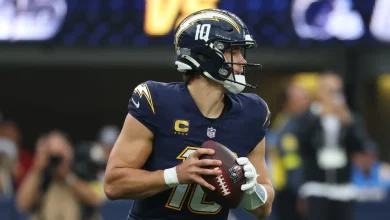 Chargers QB Justin Herbert suffers fractured hand in advance of Week 14 matchup with Eagles