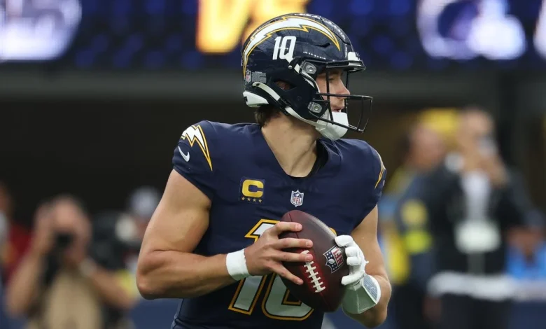 Chargers QB Justin Herbert suffers fractured hand in advance of Week 14 matchup with Eagles