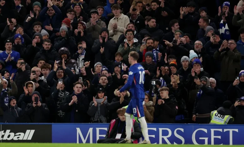 Chelsea defend Palmer sub amid boos at Bridge