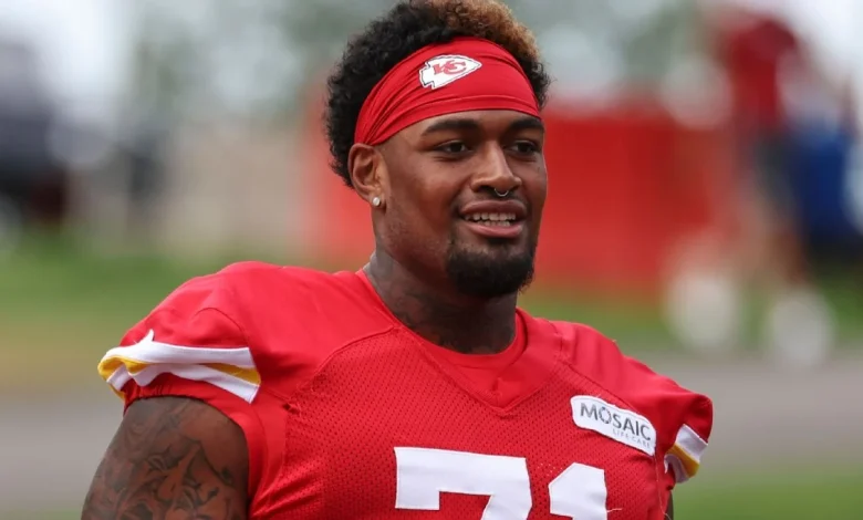 Chiefs LT Simmons (wrist) out at least 4 games