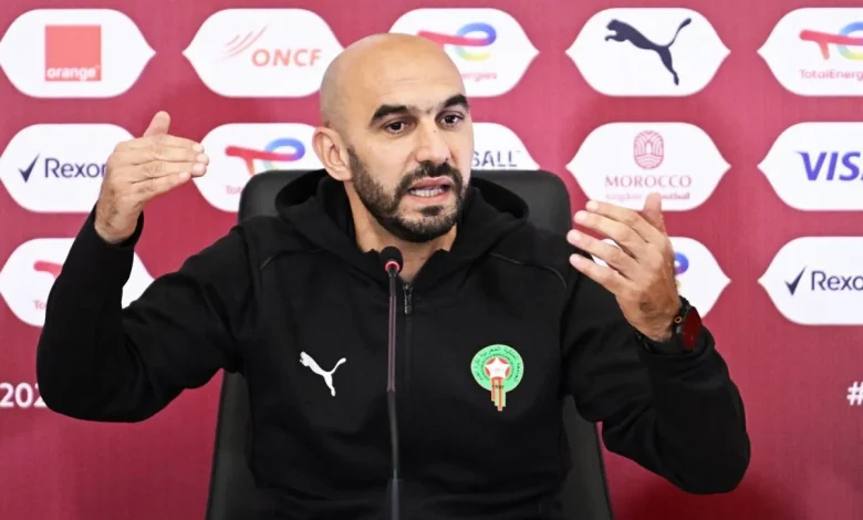 Chouchou du peuple désormais malmené par la presse et sur les réseaux sociaux, Walid Regragui sous le feu des critiques au Maroc