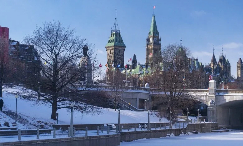 Cold snap brings temperatures in the -20s and more snow to Ottawa