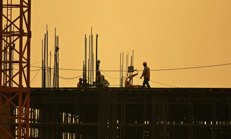 Construction workers are cashing in on the AI boom
