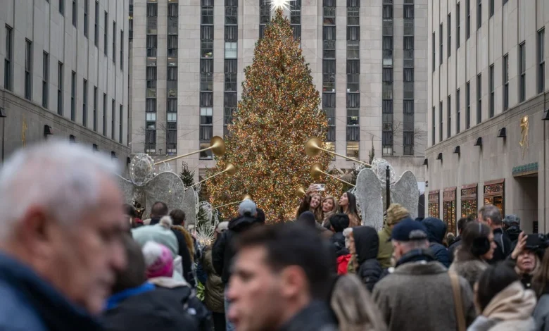 Consumer confidence continues to fade despite heady economic growth