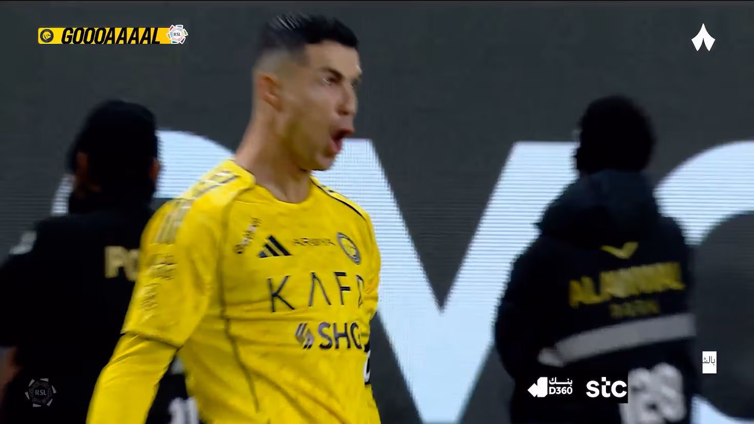 Cristiano Ronaldo smashes 956 goals with stunning brace