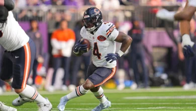 D’Andre Swift Struggles Against Packers as Bears Trail at Halftime