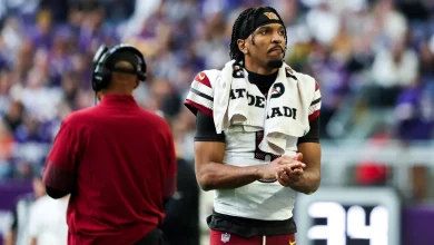 Daniels hurt again for Washington; Ertz carted off