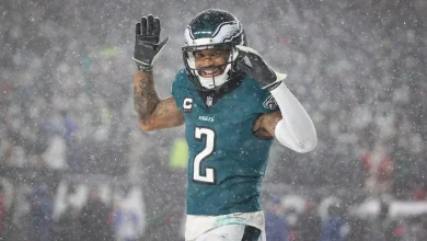 Darius Slay won't report to Bills, cites age and Buffalo weather as factors