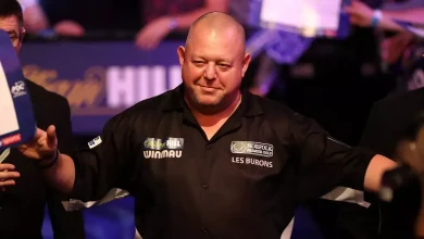 Darts legend back at World Championship after bankruptcy and delivering Amazon parcels