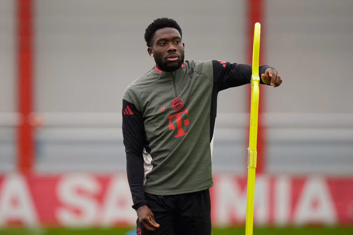 Davies back in Bayern’s squad for first time in nine months after knee injury