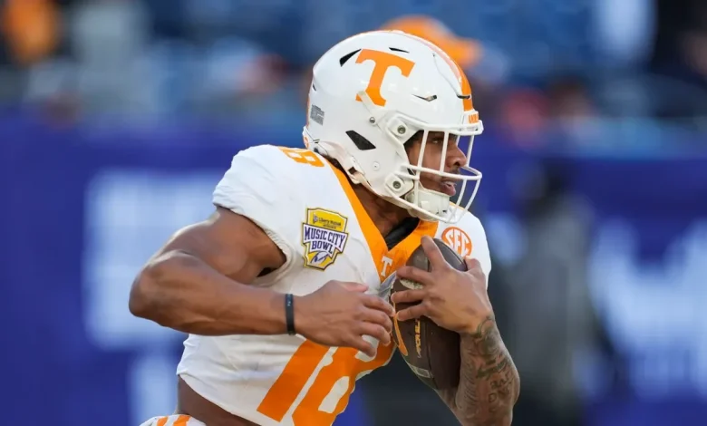 DeSean Bishop reaches 1,000 yards for Tennessee football in Music City Bowl