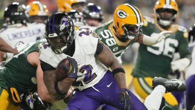 Derrick Henry leads Ravens to 27-14 halftime lead over Packers
