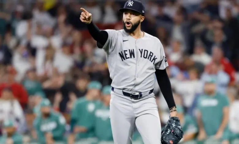 Devin Williams takes shot at Yankees fans as he inks Mets contract