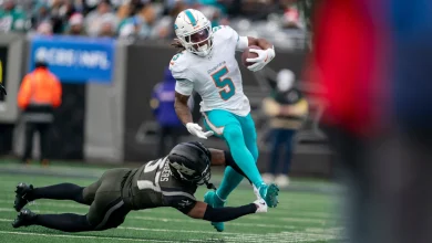 Dolphins Monday Mailbag: Is Wright Now the Right Choice at RB2?