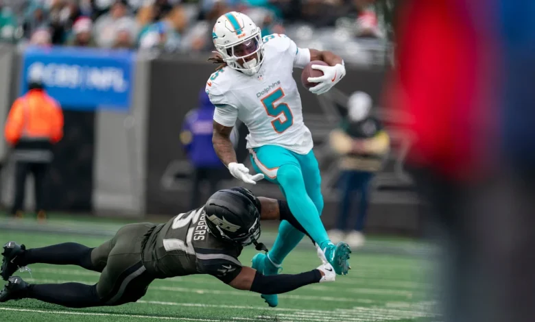 Dolphins Monday Mailbag: Is Wright Now the Right Choice at RB2?