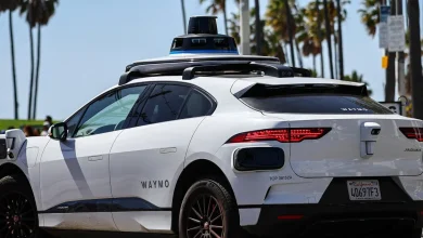 Driverless Waymo vehicle goes through tense police stop in L.A.