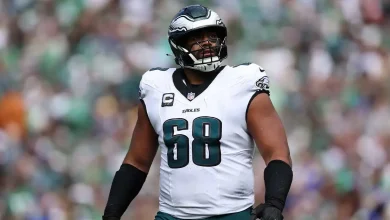 Eagles’ Jordan Mailata, Mekhi Becton share big man hug before MNF