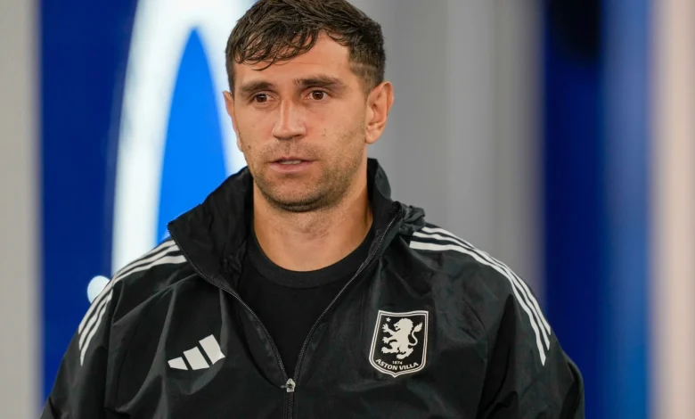 Emi Martinez forced out of Brighton vs Aston Villa just minutes before kick-off - and replacement has nightmare