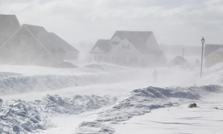 Environment Canada warns of blizzard conditions Monday afternoon