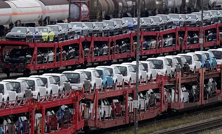 Exclusive: EU Commissioner Hoekstra defends scrapping 2035 ban on combustion engines