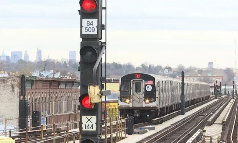 F and M subway lines to swap in plan to reduce delays